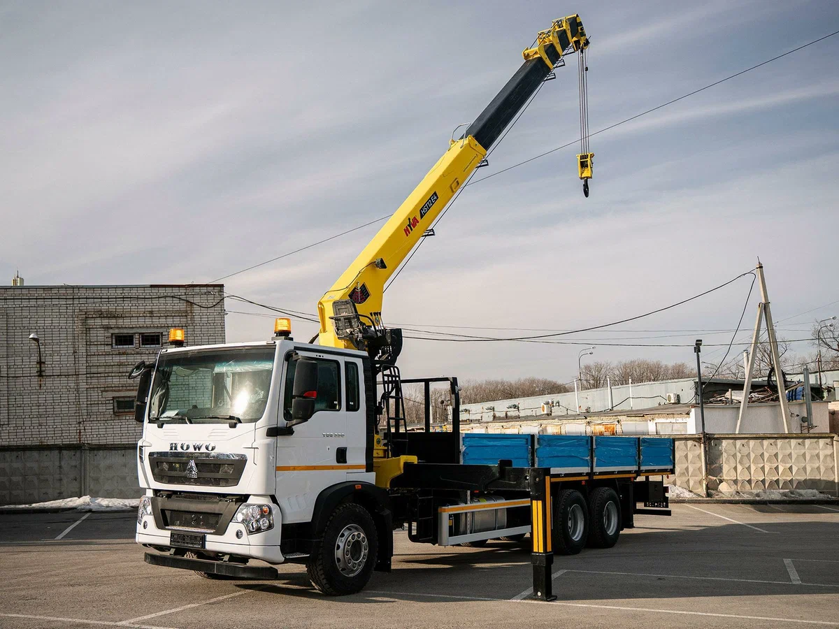 Манипулятор Nomad Logistics в работе