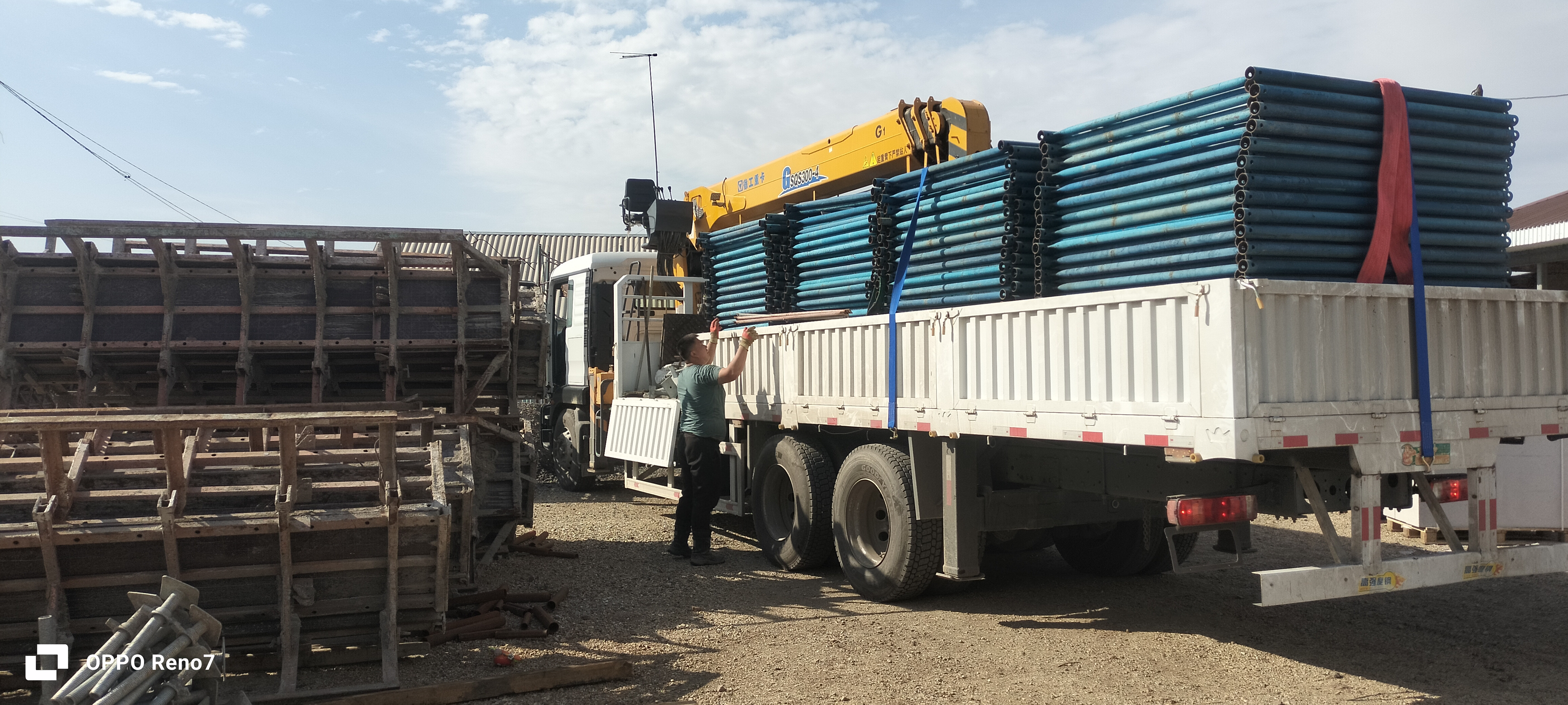 Разгрузка стройматериалов